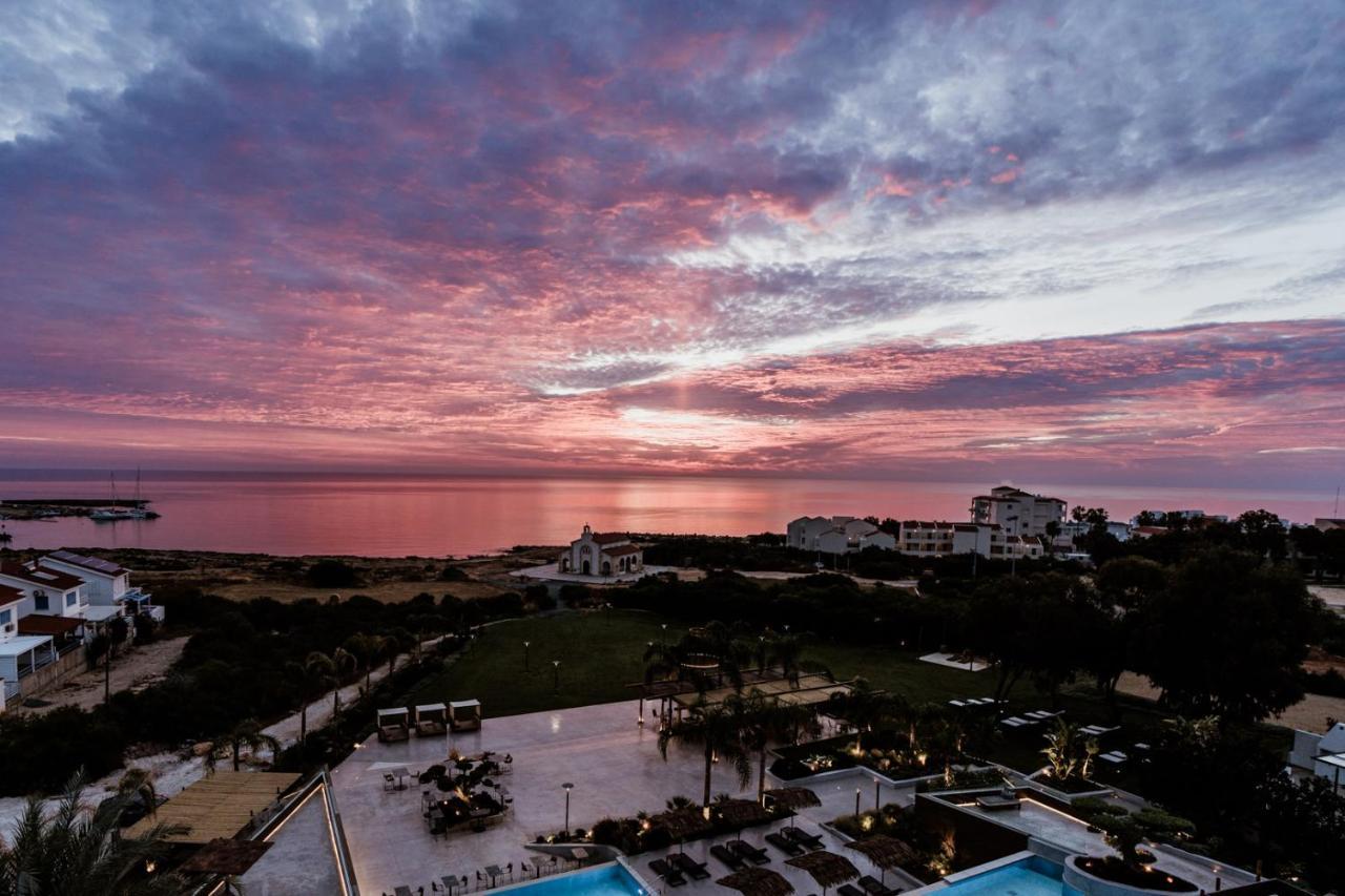 Готель Cavo Zoe Seaside 4*